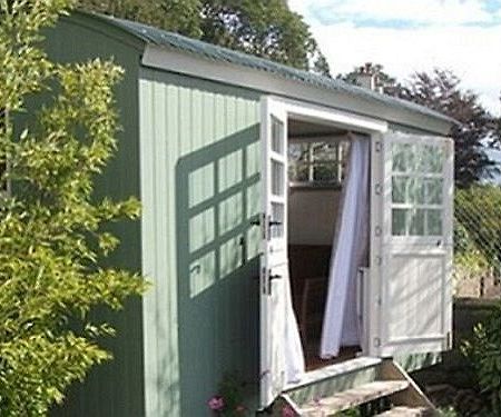 Posh Huts Farmstay Falstone 外观 照片