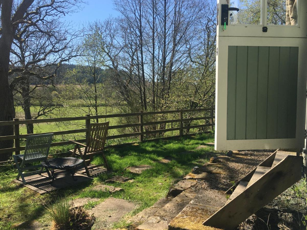 Posh Huts Farmstay Falstone 外观 照片