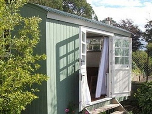 Posh Huts Farmstay Falstone 外观 照片